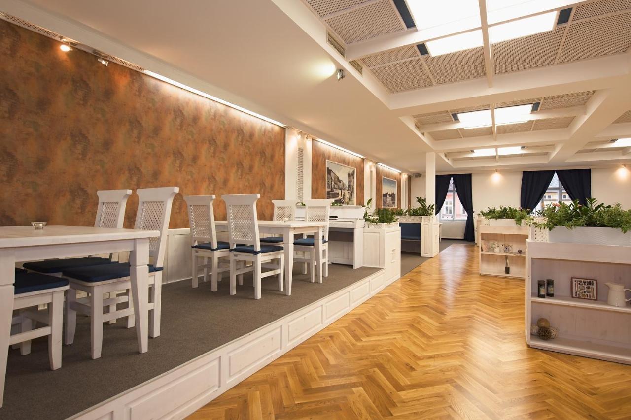 Hotel Slavia Svitavy Kültér fotó