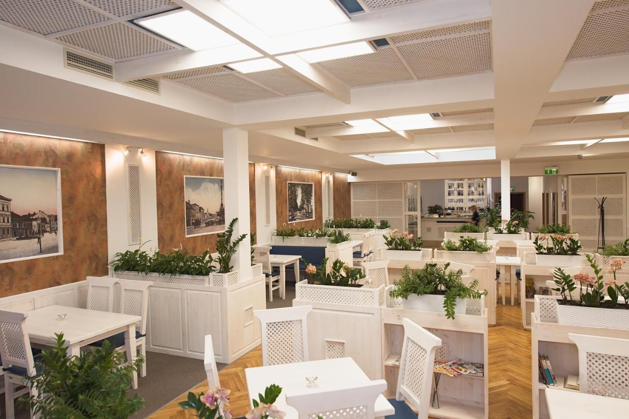 Hotel Slavia Svitavy Kültér fotó