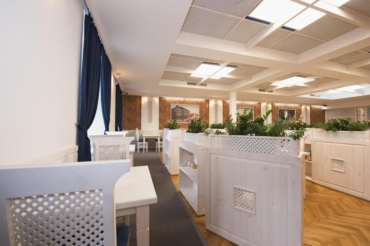 Hotel Slavia Svitavy Kültér fotó